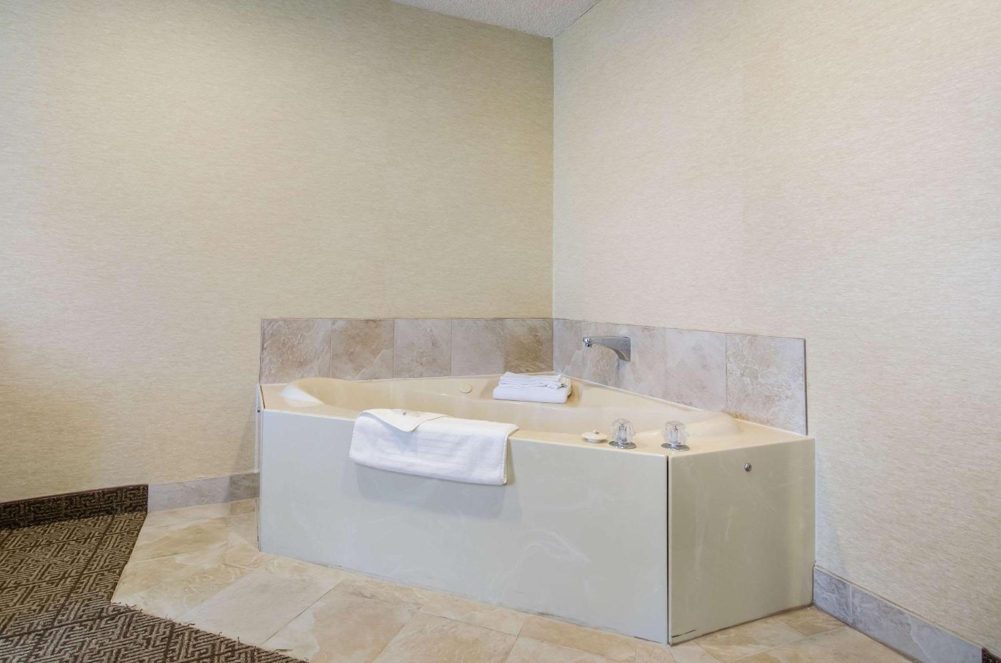 Quality Inn Goodland I-70 Exteriör bild